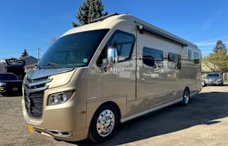 Meet  "BETTY" CUSTOM 2012 Monaco Vesta 32 (DIESEL)