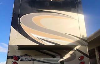 Luxury - Mercedes Jayco Melbourne 24K
