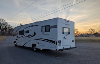 2014 Chevy RV of Altoona- Super Clean!