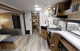 Reed’s Hassle Free Camper Rental-Delivery & Setup!