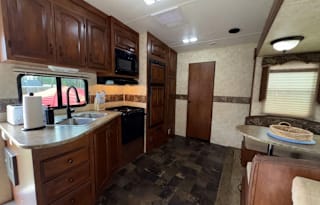 Campers 4 Glampers Coachmen 5th wheel