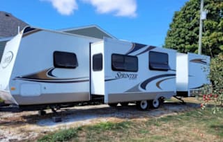 DJ's Bunk House