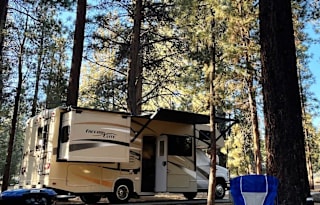 27 Foot Thor Motor Coach