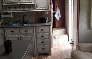 AVAIL. ON OUTDOORSEY&RVEZY  AIR BNB ON WHEELS!