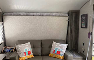 Light Weight Cozy Travel Trailer With Bunk Beds
