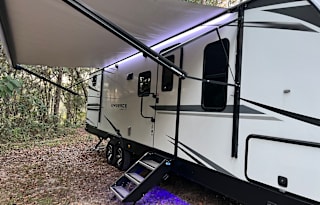 2021 Cruiser Embrace EL280 King bed w Bunk Room