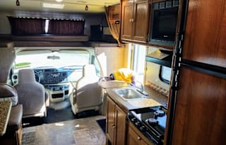 2018 Coachmen RV Leprechaun 210QB Ford 350