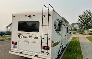 2015 Thor Motor Coach Four Winds 28Z