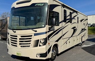 FR3 Easy to Drive Class A RV - with Bunks!