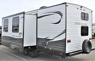 The Rolling Retreat B, Sleeps 8 (Free Insurance)