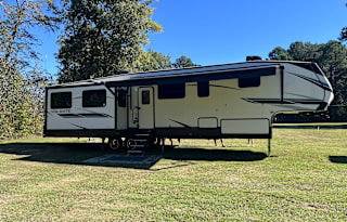 2023 CrossRoads RV Volante 375MD