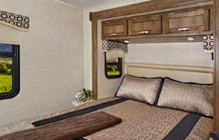 2019 CONVENIENT & EASY TO DRIVE RV!!!!!!
