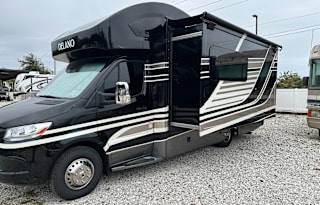 2021 Mercedes Delano 24FB