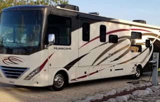 2019 Thor Motor Coach Hurricane 34J