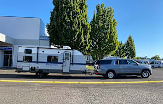 Nice and easy travel trailer! Queen bed/full bunks