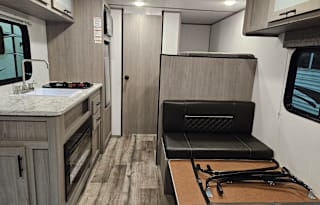 2024 Dutchmen RV Coleman Lantern LT Series 17B