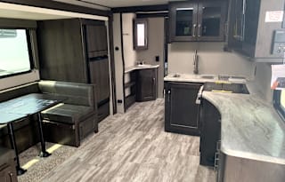 Parker’s Trailer 2022 Transcend 265BH