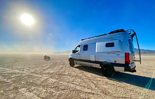 Winnebago Revel 4X4|Off-Grid Van| AC | Heater