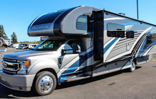 2022 Thor Motor Coach Magnitude SV34