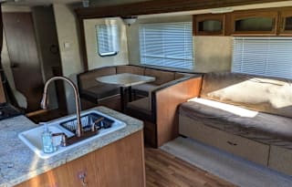 2013 Camper – Perfect for Family Adventures!
