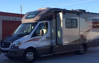 2015 Winnebago Itasca Navion iQ 24G