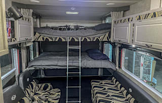 2008 Weekend Warrior Superlite 29ft sleeps 8