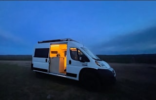 Super Cozy Pet Friendly Camper for Two