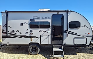 2023 Cherokee Wolf Pup 16BHSBL Black Label
