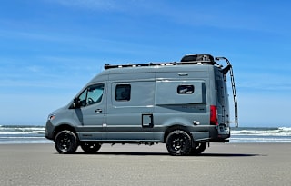 2022 Winnebago Revel 4X4