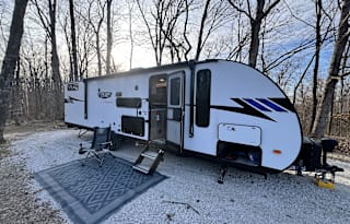 Sleeps 10! Private Bunk House and Bedroom!
