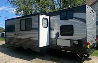 Pet friendly, bunk beds, Prowler 285 LX