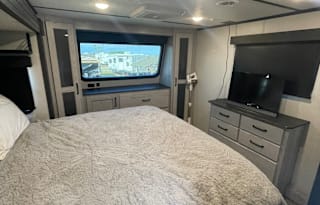 2022 Keystone RV Montana High Country 351BH