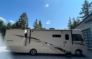2019 Winnebago Vista 32YE