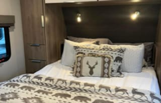 Luxury Camper (2021 Grand Design)