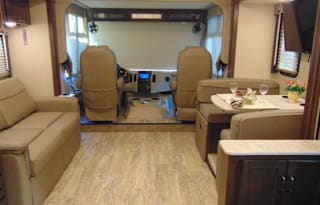2019 Thor Motor Coach Hurricane 31Z