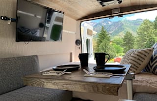 Luxury Adventure Campervan - Blue