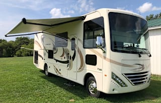 2018 Thor Motor Coach Hurricane 29M