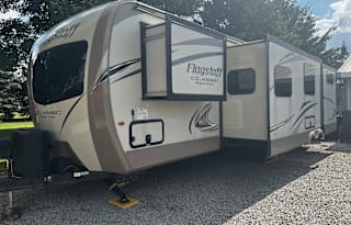 2018 Flagstaff Bunkhouse with Outdoor Kitchen