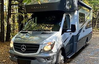 25ft of Freedom - Mountains, Beaches, Beers!