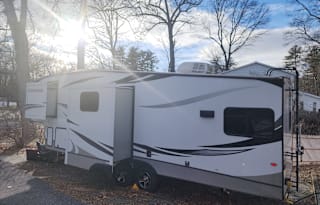 Cougar 5th Wheel Camper