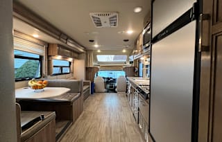 2019 Entegra Coach Odyssey 29V 32’