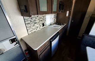 2018 Forest River RV Wildwood FSX 197BH sleeps 6