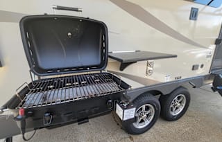 The Rollin' Glamper 2019 Flagstaff Micro Lite 21DS