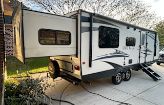 Family Friendly Toy Hauler/Bunkhouse Camper Rental