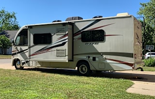 2018 Thor Motor Coach Vegas 24 1