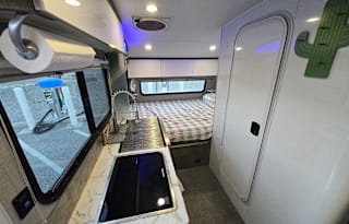 2021 inTech RV Sol Horizon