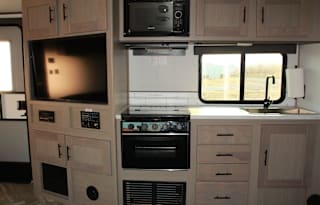 Fully loaded 2022 shadow cruiser w/ double bunks