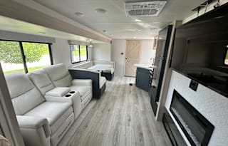 2024 Prime Time RV Avenger 27DBS