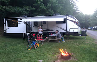 2018 Heartland North Trail 32RETS King