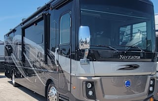 Family Fun Coach-FL-Bring Fido -2Bath! - 2019
